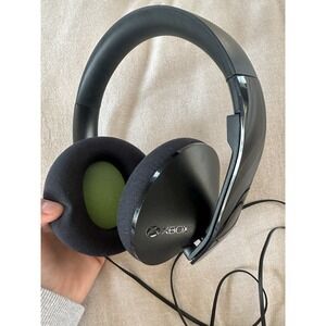 Official Xbox One Stereo Headset (Xbox One)
